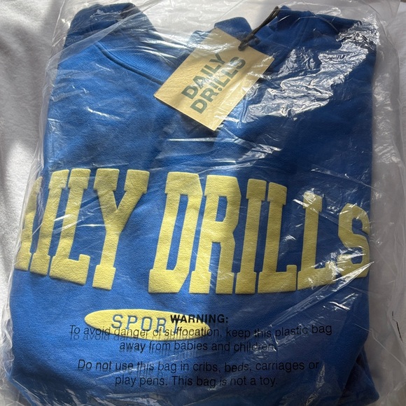 Daily Drills Blue and Yellow Sweatshirt (Rare) NWT never worn - Picture 2 of 4